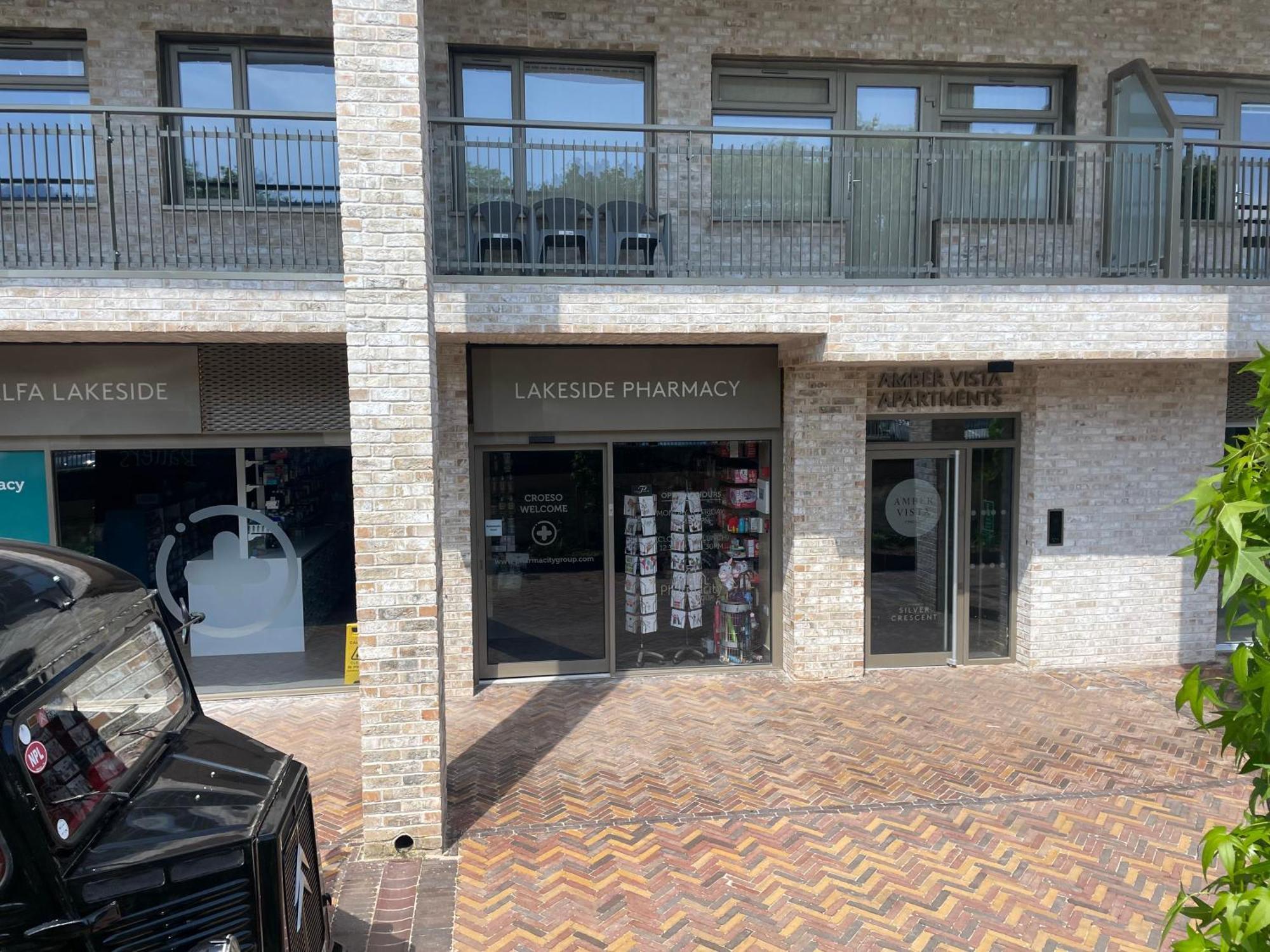 Amber Vista 2 Bedroom Apartments- Supermarket, Coffee Shop, Restaurants & Parking Below Cardiff Exterior photo